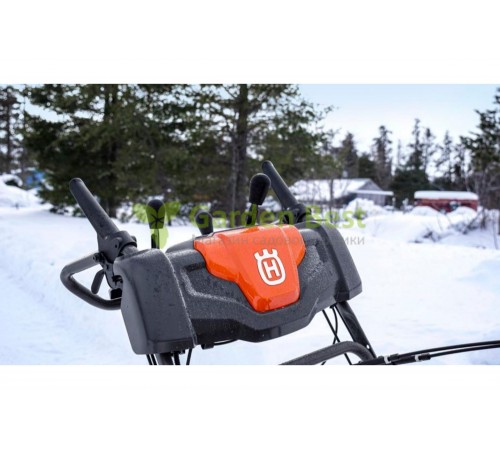 Снегоуборщик Husqvarna ST 230 с боковой фарой LED